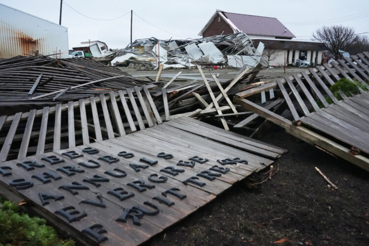 Tornadoes Kill 2 In Indiana And Raze Buildings In Illinois